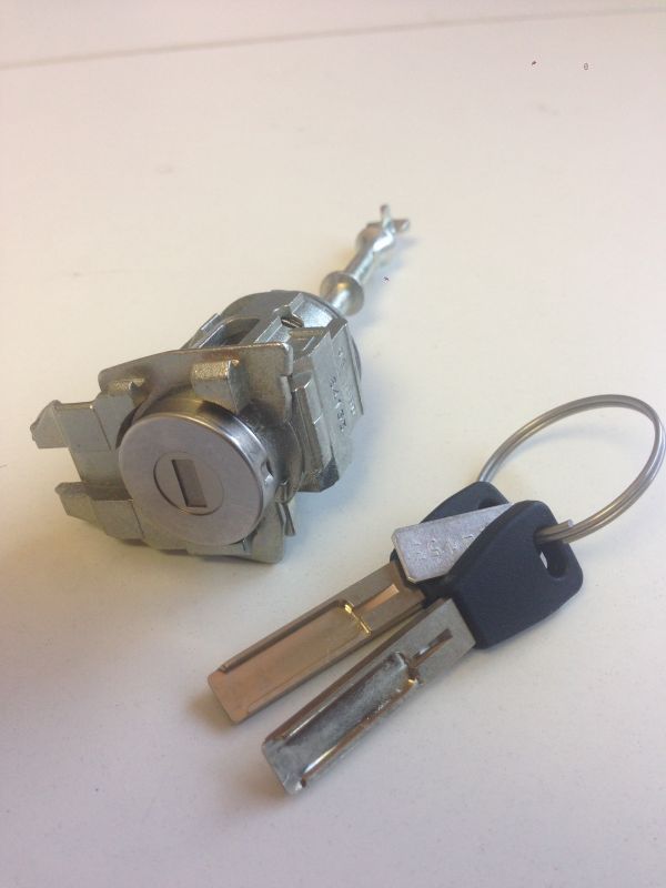 画像1: Lexus LS 2007~2010 Door lock (TOY2)    Lexus LS600 Door lock set (1)