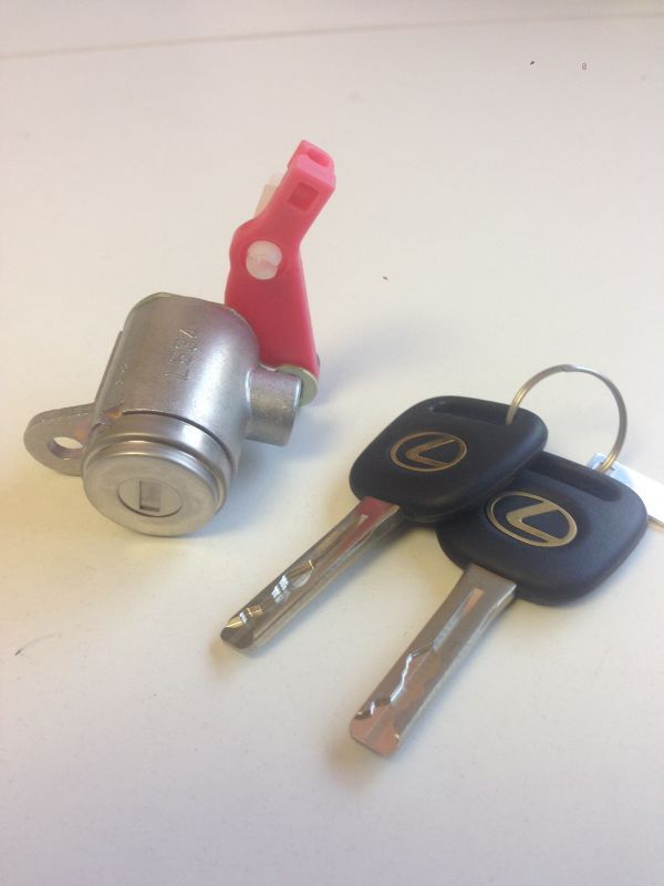 画像1: Lexus)2001~2003)  IS 300/GX470 Door lock (TOY48)　　 (1)